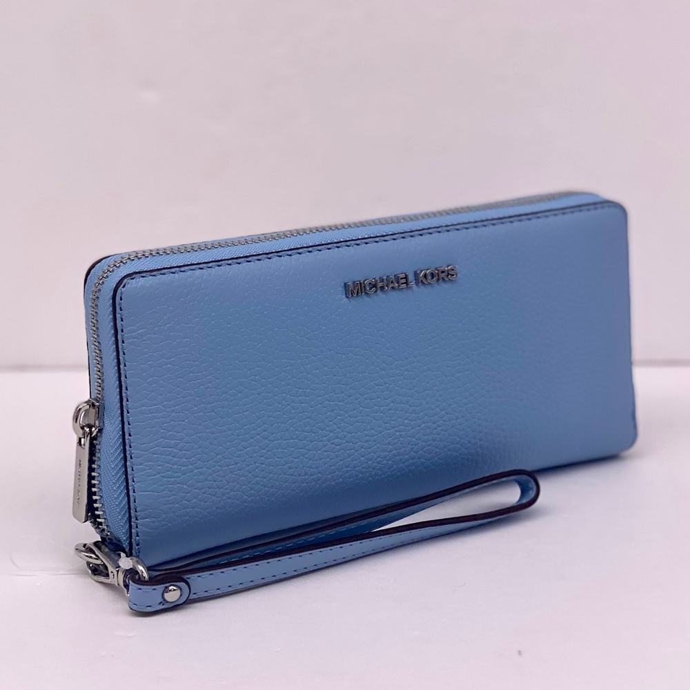 Michael Kors Large Continental Wallet Wristlet light Sky - Picture 2 of 10